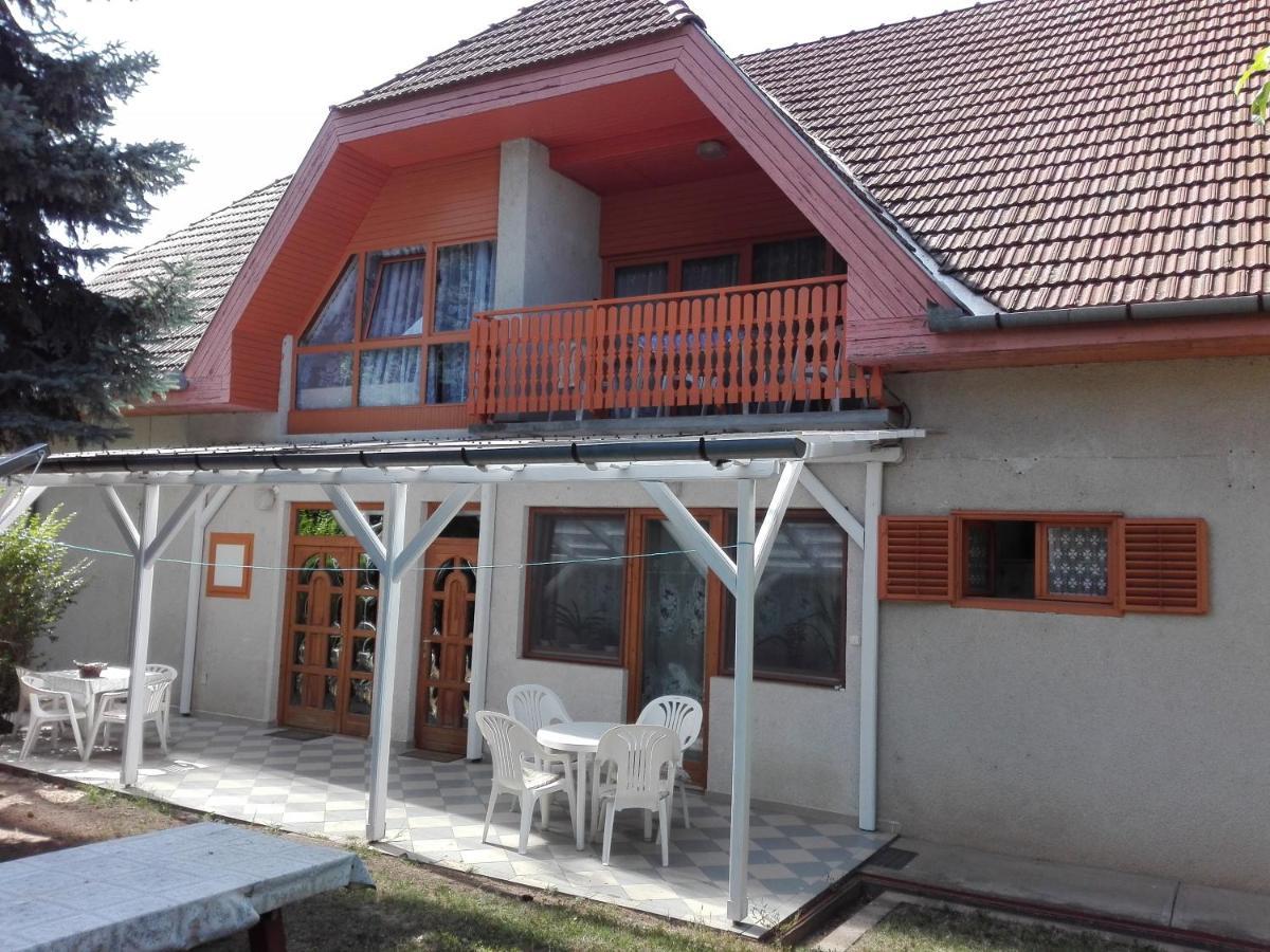 Hutter Vendeghaz Hotel Szántód Buitenkant foto