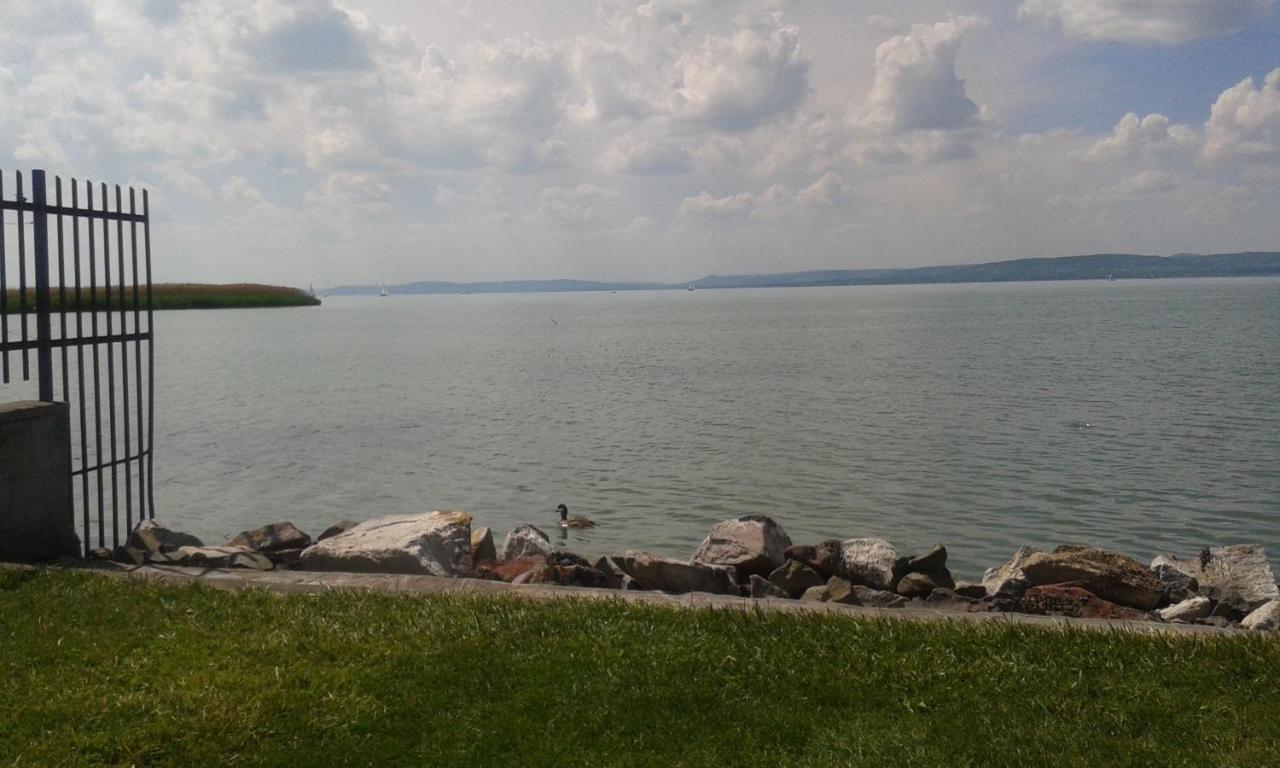 Hutter Vendeghaz Hotel Szántód Buitenkant foto
